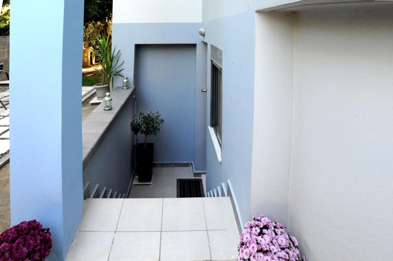 Olive And Orange Apartment *