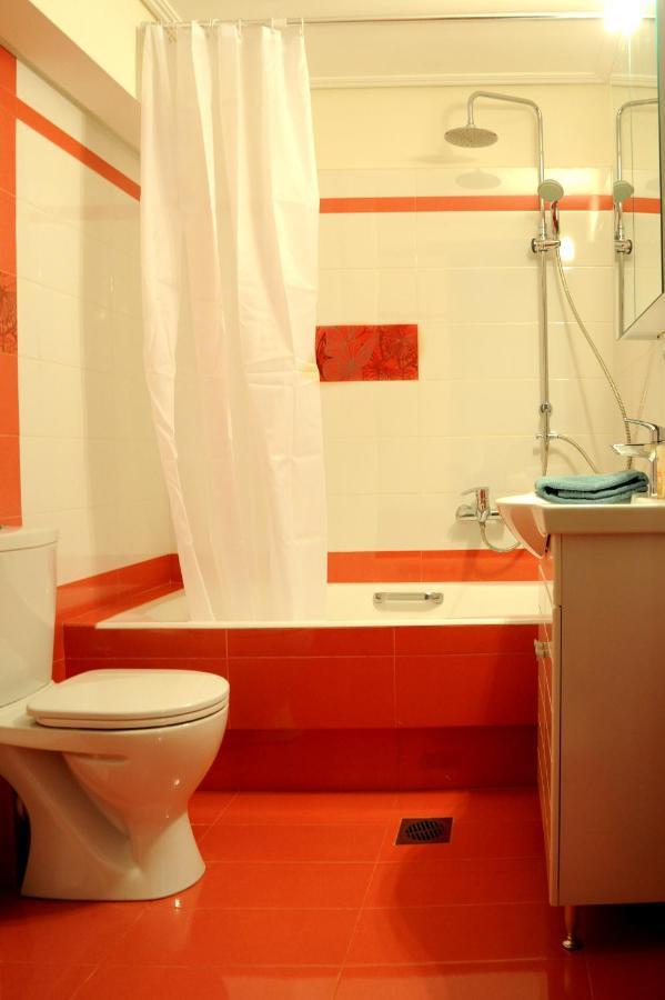 Apartment Olive And Orange